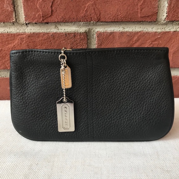 COACH BLACK LEATHER ZIP CLUTCH NWOT